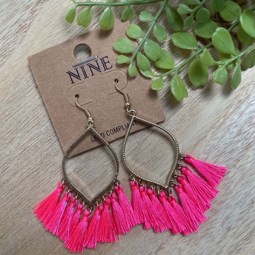 🎉HP🎉 Nine Tassel Earrings 💗 Hot Pink & Gold